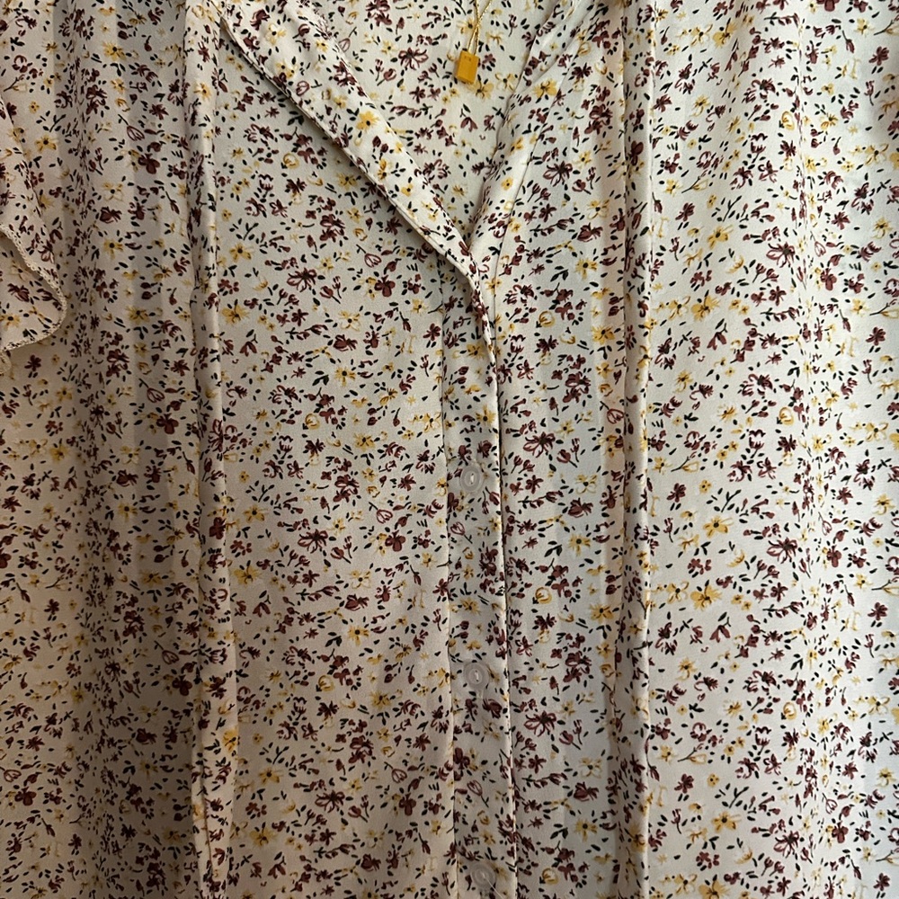 White Floral Ruffle Blouse - Picture 2 of 4